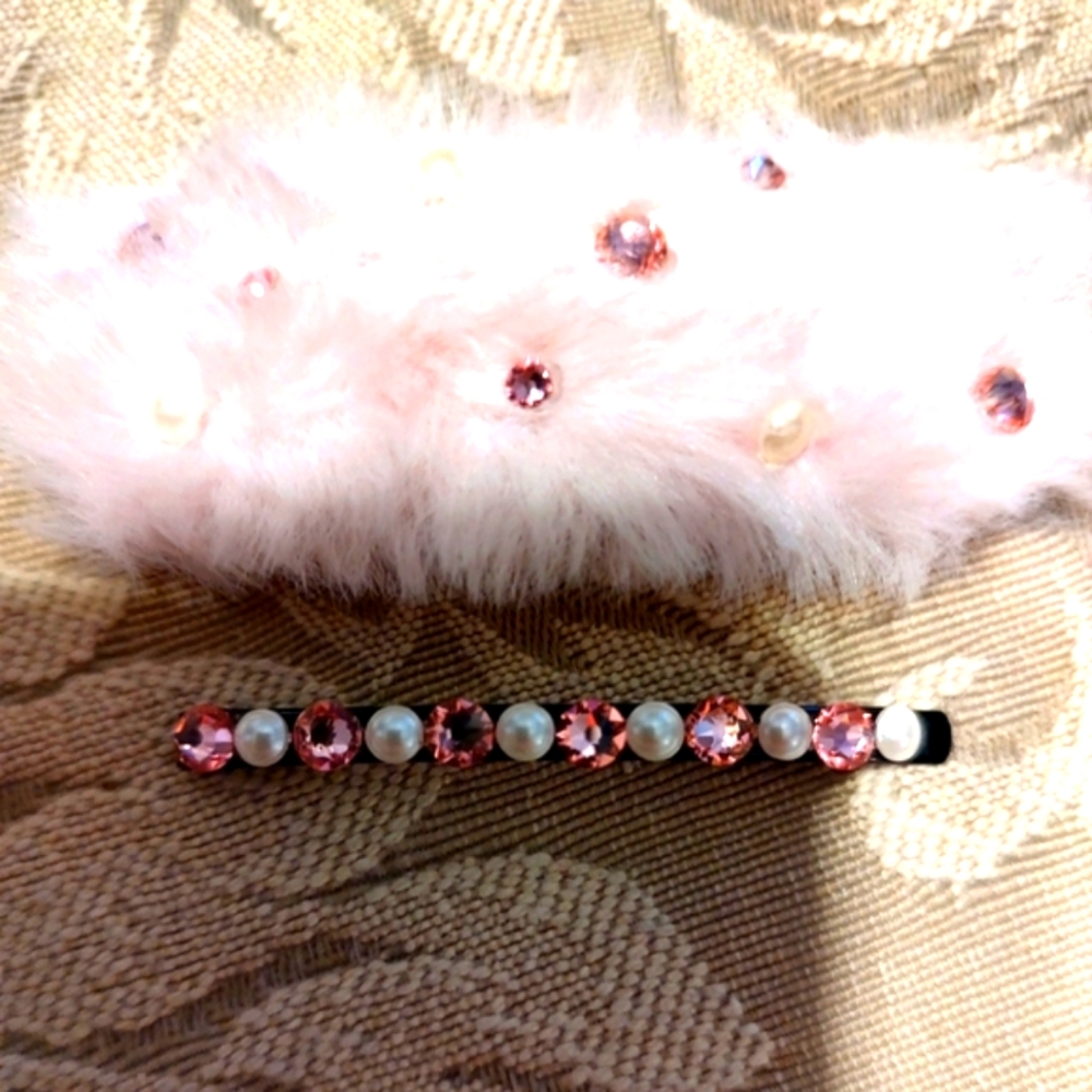🌷NWOT Neiman Marcus Precious Powder Pink Faux Fur Pearl Rhinestone Barrette Set - Picture 6 of 10